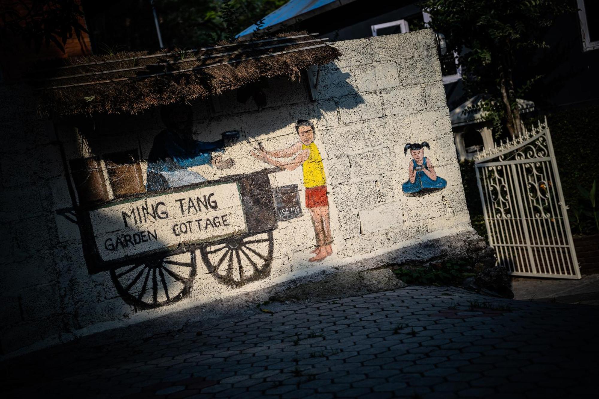 Mingtang Garden Cottage 名堂花园度假屋 Pokhara Exterior photo